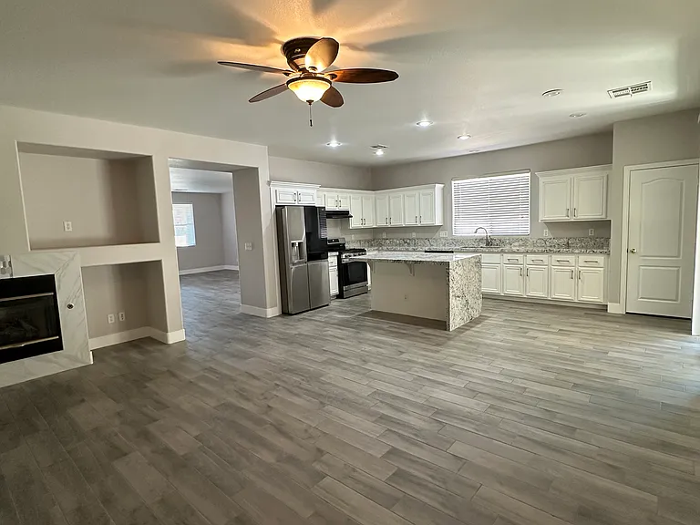 3819 Sterling Crest Pl — Photo 9