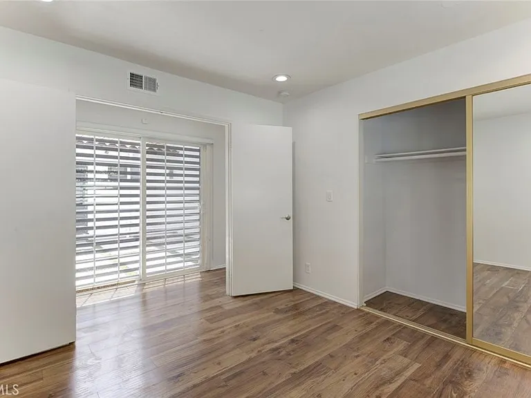 9450 Tampa Ave — Photo 43