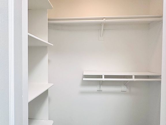 2nd image of 5105 Inglewood Blvd APT 210