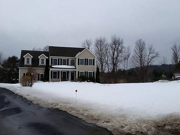 2nd image of 25 Rebecca Dr