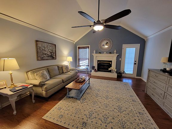 5th image of 485 Marion Dr