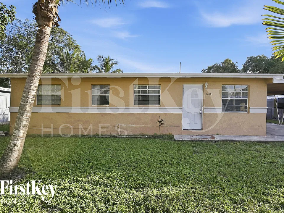 1608 NW 15th Ct