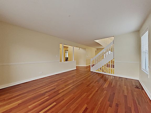 5th image of 2454 Deerfield Dr