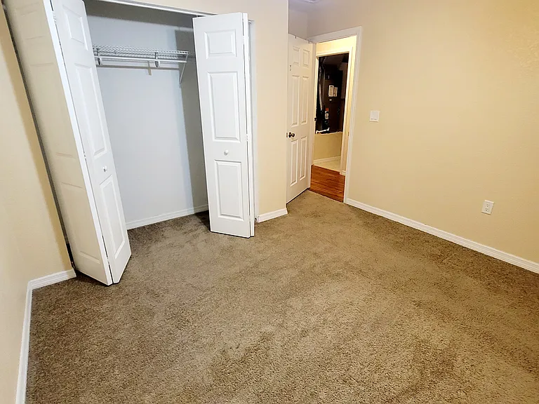 12115 Rockford St — Photo 17