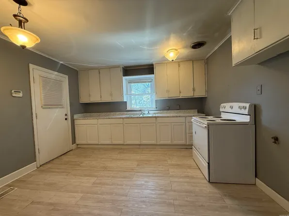 211 Laney Dr, Forrest City, AR 72335