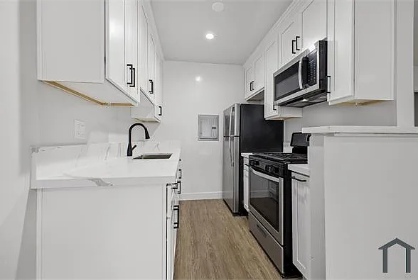 4170 Inglewood Blvd #6 — Photo 4