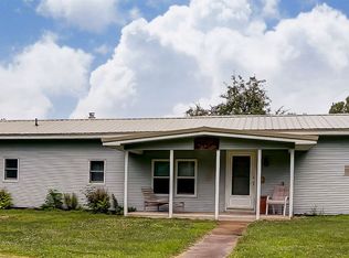 15321 Klopfenstein Rd, Grabill, IN 46741