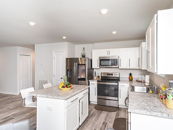 4th image of 105 Portchester Ln