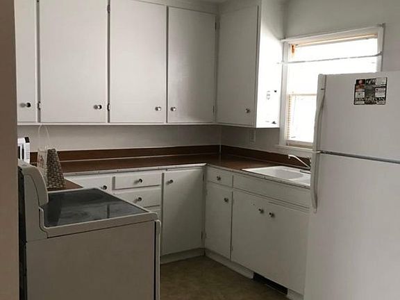 5th image of 502 E Spruce St
