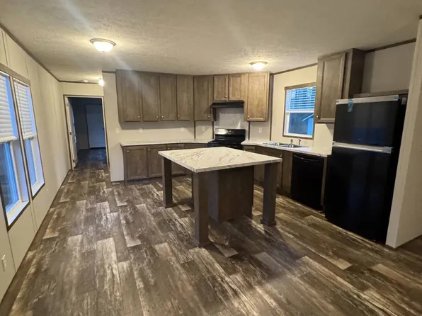 289 Bristol Dr, Hampton, GA 30228