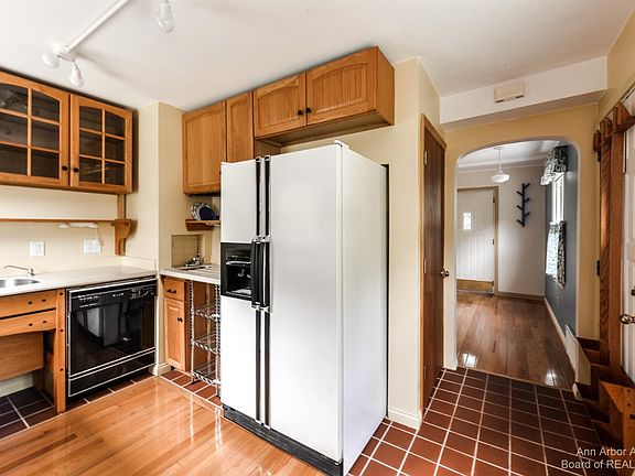 5th image of 2865 Maplewood Ave