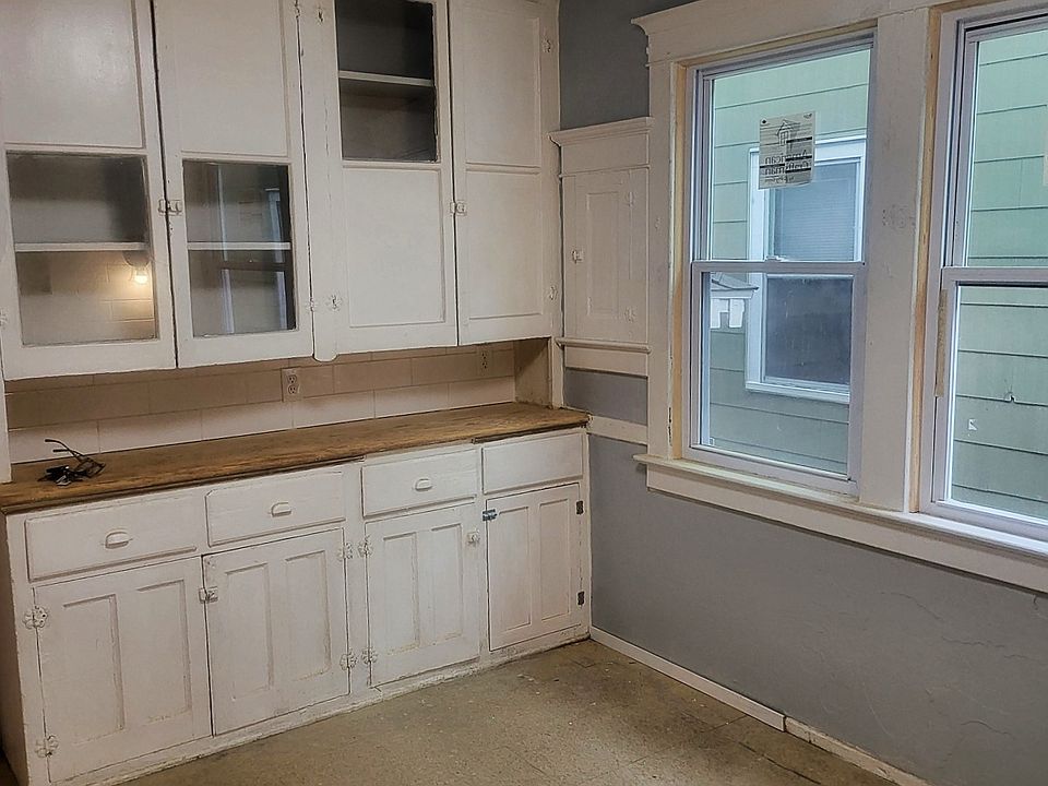1st image of 183 Wohlers Ave #1