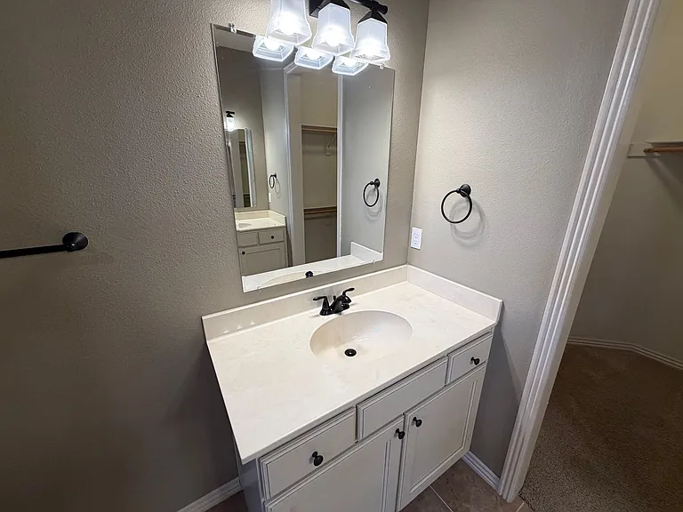 537 Keats Dr — Photo 21
