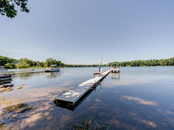 4th image of 23280 Lake Shore Dr
