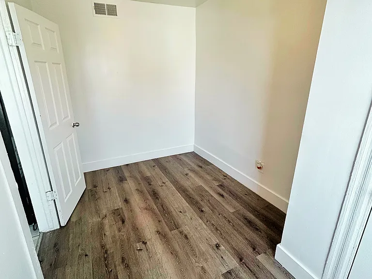 21 Tillinghast St — Photo 5