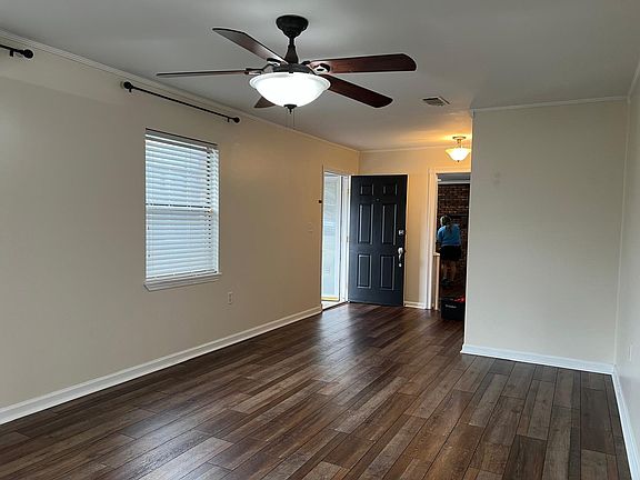 5th image of 723 Clark Dr
