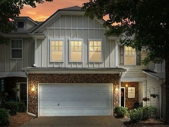 2nd image of 510 Hillside Trl