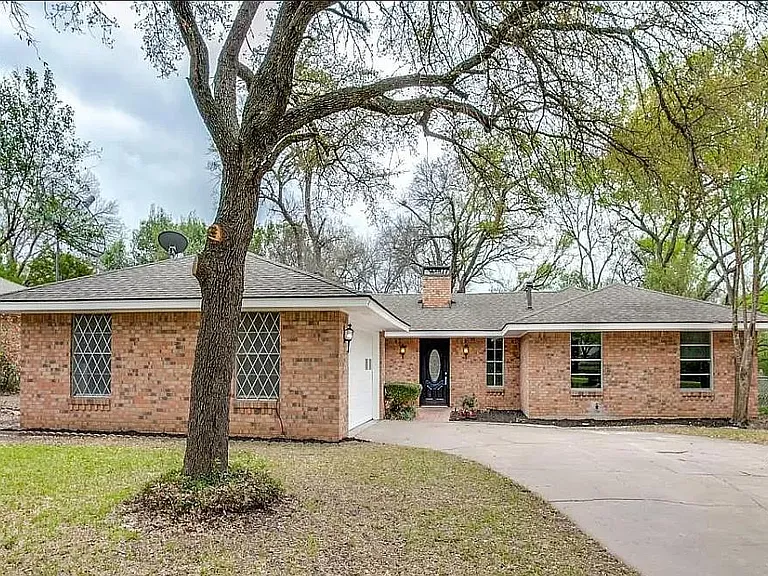 726 Cottonwood Cir — Photo 43