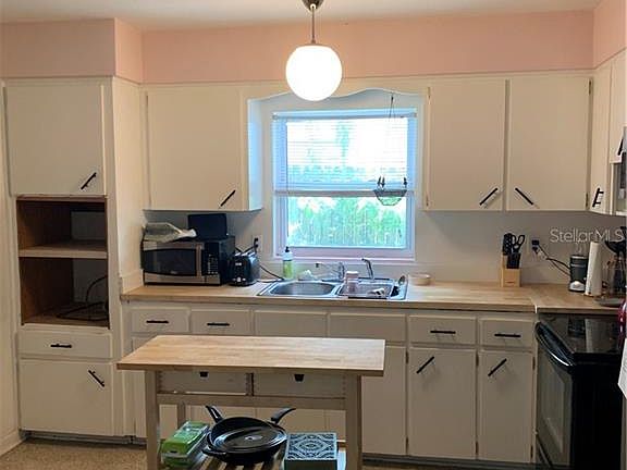 3rd image of 2215 Depauw Ave