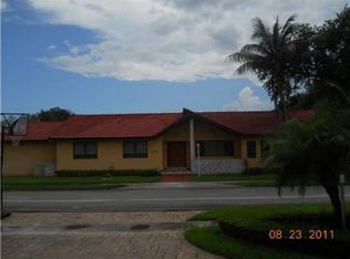 10020 SW 30th St, Miami, FL 33165