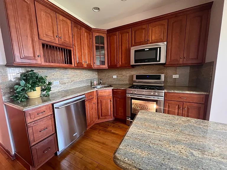 4733 N Kedvale Ave — Photo 7