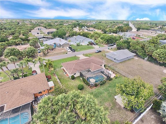 4th image of 4452 Larkspur Ct