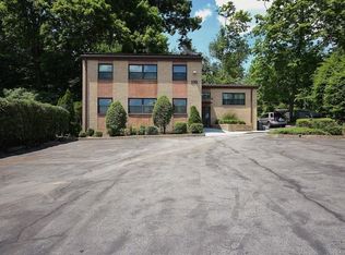 190 N State Rd, Briarcliff Manor, NY 10510