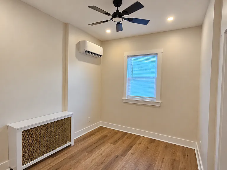 2525 E Madison St — Photo 20