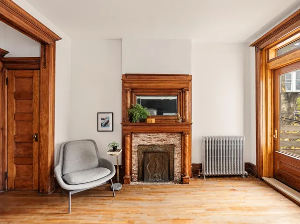 887 Lincoln Place image 4 of 12