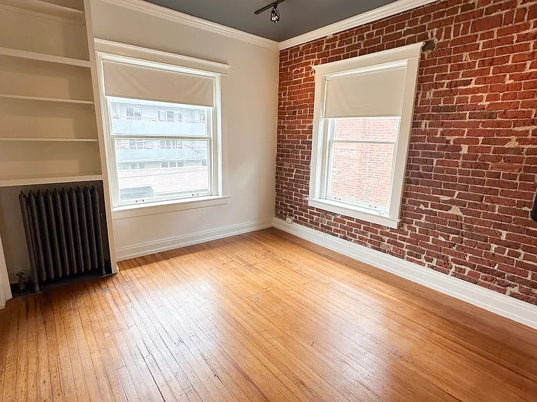 Dining Room (facing east)