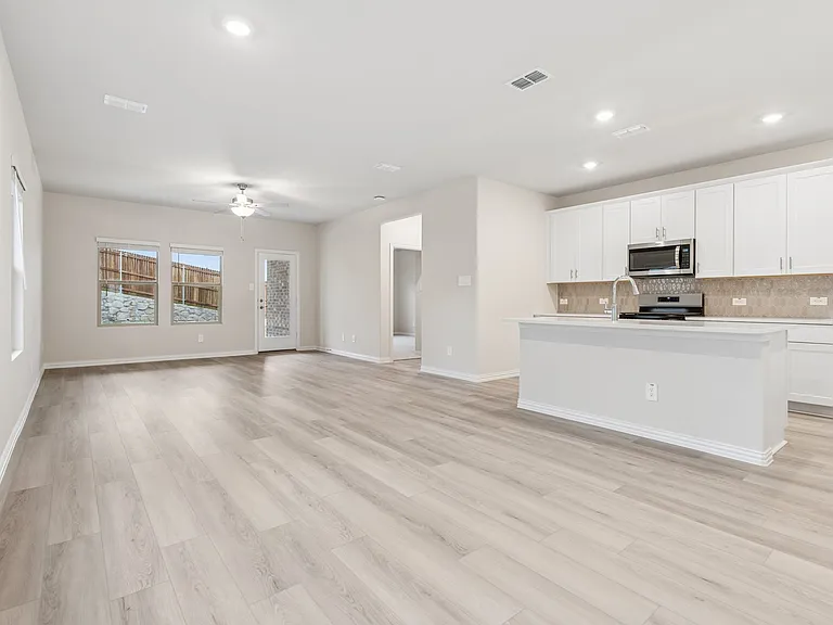 702 Dotty Dr — Photo 6