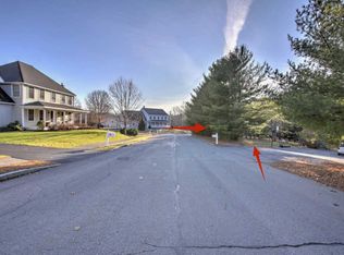 565 Auburn St #A, Portland, ME 04103