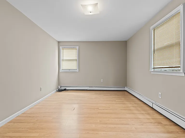 43 Virginia Ave — Photo 13
