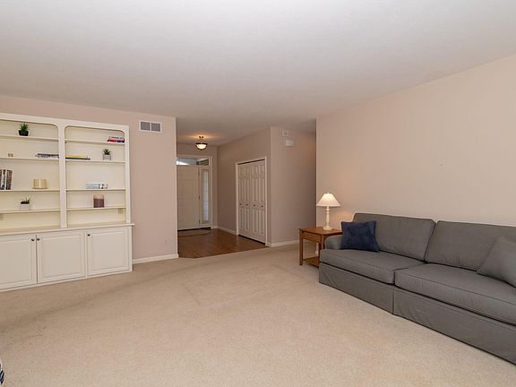 4th image of 57381 Appleseed Ct