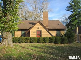 918 N Paddock Rd, Peoria, IL 61604