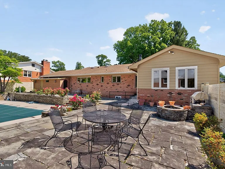 5800 Plainview Rd — Photo 37