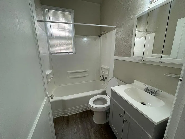 420 Hodges St — Photo 6