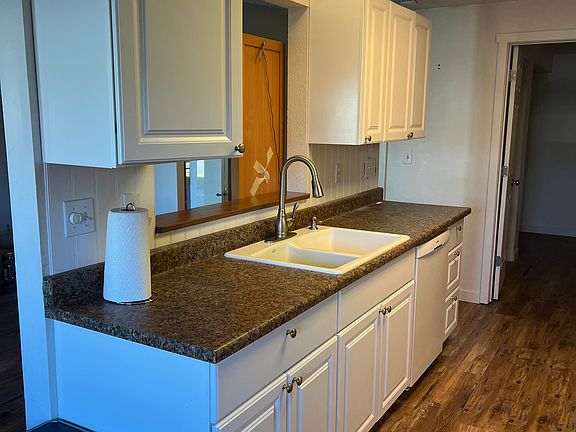 3rd image of 928 Myrtine St APT C