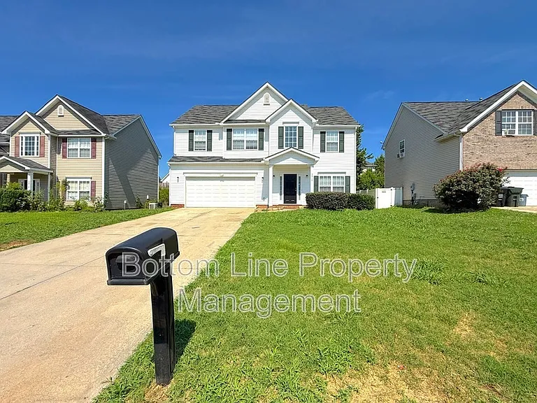 2910 Watercrest Dr NW — Photo 1