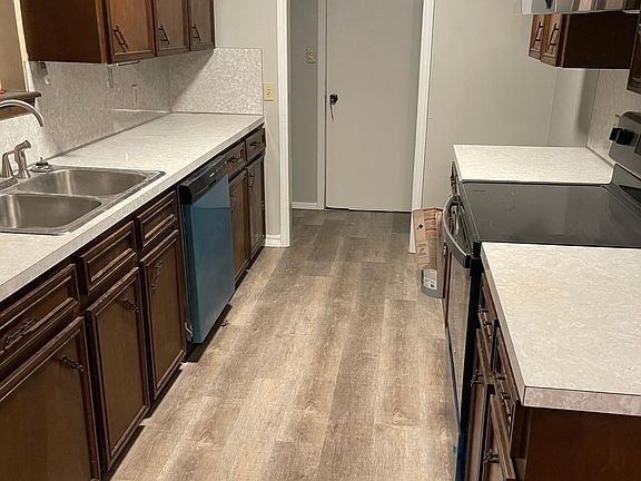 5th image of 709 N Washington Ave