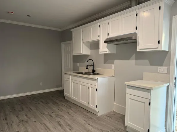 (undisclosed Address), Compton, CA 90222