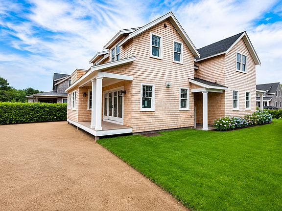 3rd image of 13 Fawn Ln