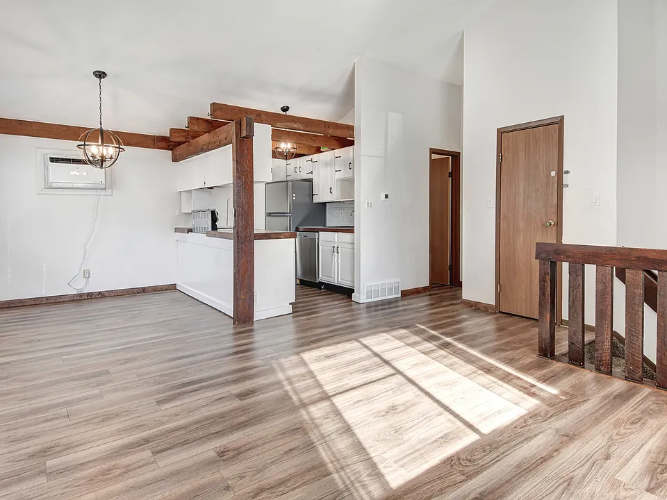 1622 Donovan Pl