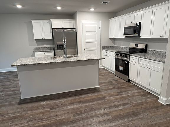 5th image of 106 Oakwood Dr