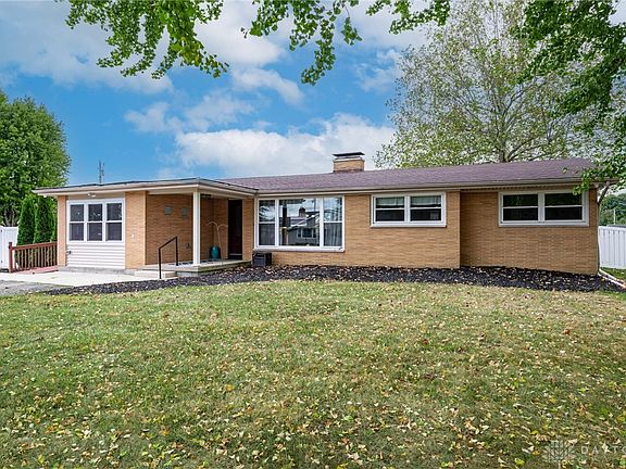 2nd image of 4 Greeneview Dr