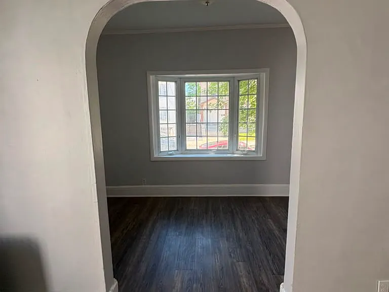381 Leslie St #2 — Photo 9