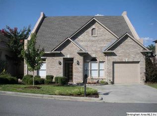 2724 Cross Bridge Ln, Vestavia, AL 35216