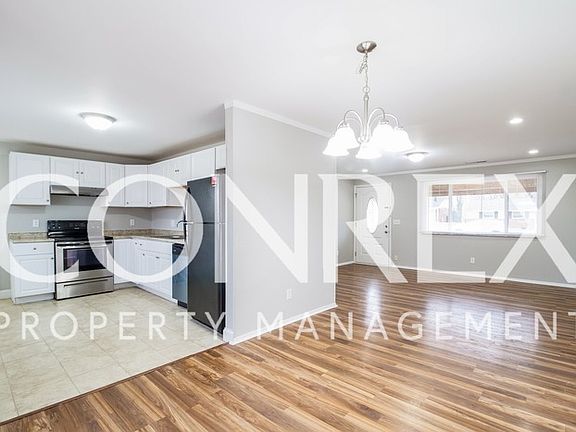 5th image of 296 Brookforest Dr
