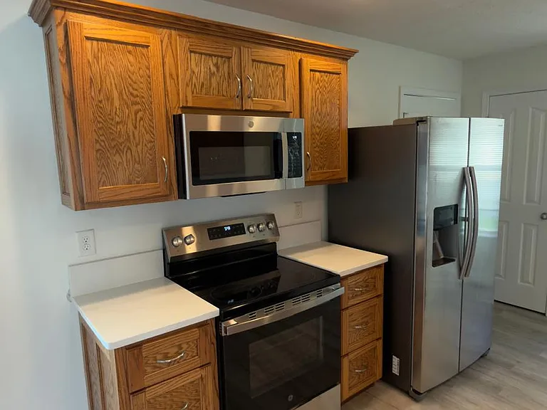 1829 Elizabeth Ln — Photo 4
