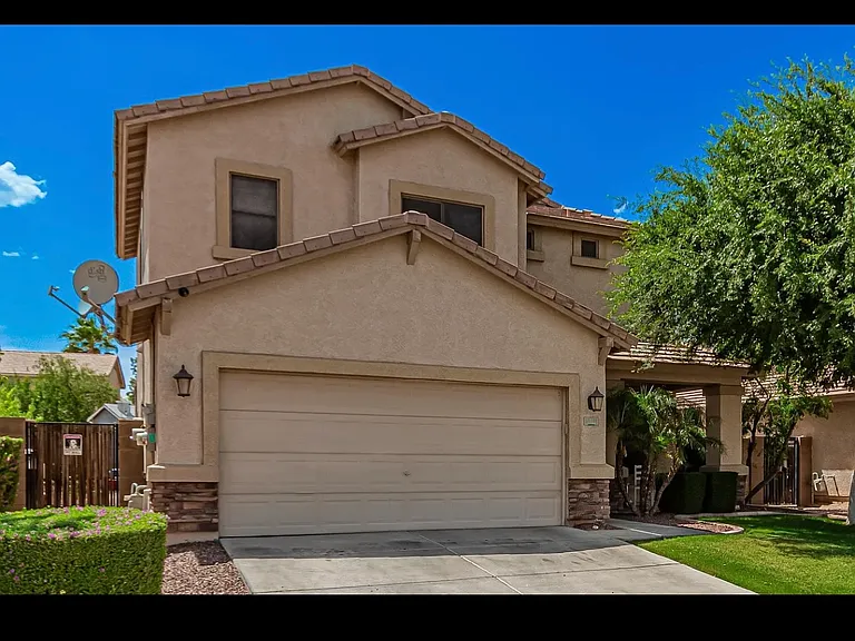 14744 N 132nd Dr — Photo 1